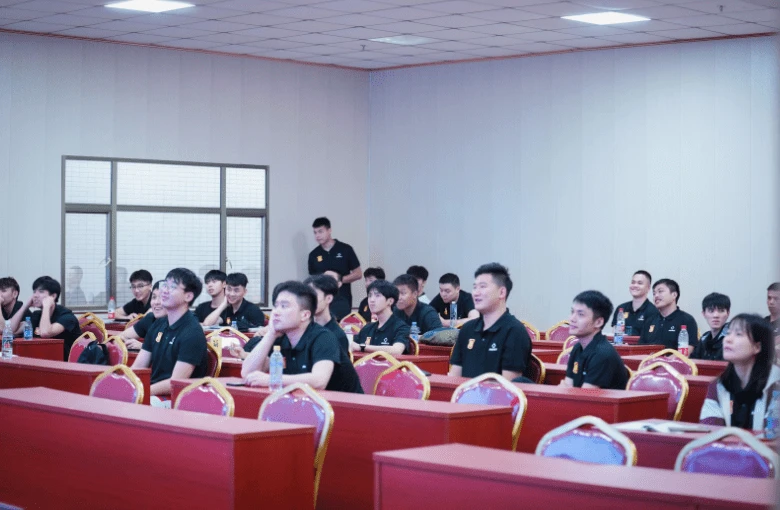 儿童篮球兴趣班冬训的训练目标是什么?_1